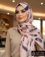 Pink nude cotton scarf with feather print